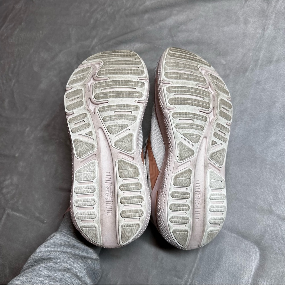 Brooks Women's Athletic Shoes -Ghost Max Sz 8.5 - Picture 7 of 10